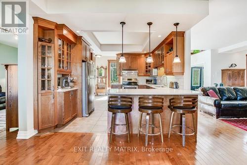 3363 Concession Rd 1 Road, Alfred And Plantagenet, ON - Indoor Photo Showing Kitchen