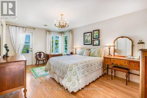 3363 Concession Rd 1 Road, Alfred And Plantagenet, ON - Indoor Photo Showing Bedroom