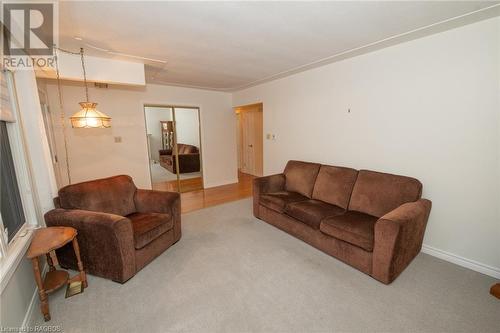 180 Miller Street, Mount Forest, ON - Indoor Photo Showing Living Room