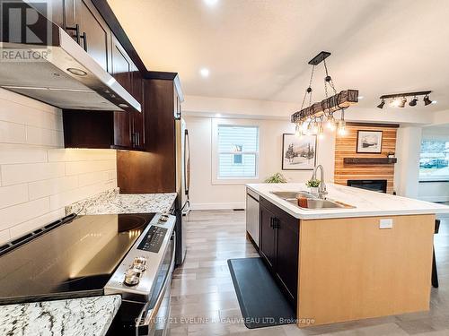 29 John Street, Temiskaming Shores (New Liskeard), ON - Indoor Photo Showing Kitchen With Double Sink With Upgraded Kitchen