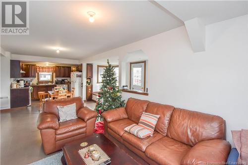 375 Rue Coughlan Street, Tracadie, NB - Indoor Photo Showing Living Room