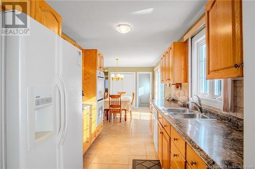 285 Balmoral Court, Saint John, NB - Indoor Photo Showing Kitchen With Double Sink