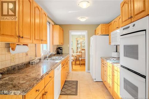 285 Balmoral Court, Saint John, NB - Indoor Photo Showing Kitchen With Double Sink