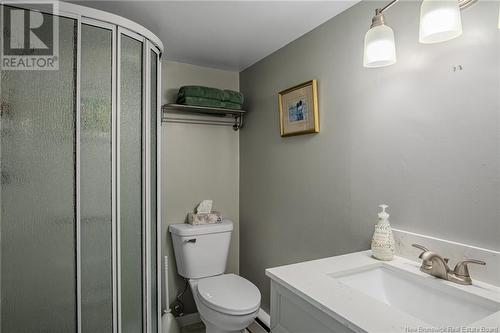 285 Balmoral Court, Saint John, NB - Indoor Photo Showing Bathroom