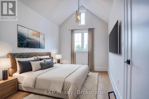 4306 Sixth Avenue, Niagara Falls (210 - Downtown), ON - Indoor Photo Showing Bedroom