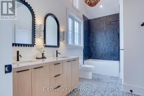 4306 Sixth Avenue, Niagara Falls (210 - Downtown), ON - Indoor Photo Showing Bathroom