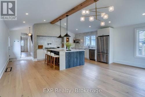 4306 Sixth Avenue, Niagara Falls (210 - Downtown), ON - Indoor Photo Showing Kitchen With Upgraded Kitchen