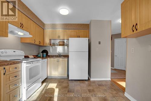 41 Cecil Found Crescent, Clarington (Courtice), ON - Indoor Photo Showing Kitchen