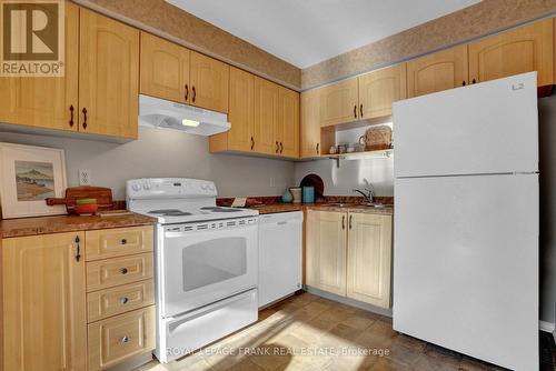 41 Cecil Found Crescent, Clarington (Courtice), ON - Indoor Photo Showing Kitchen