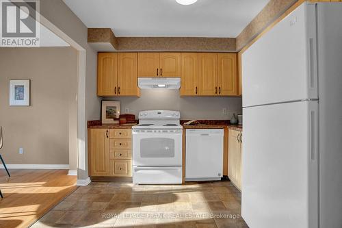 41 Cecil Found Crescent, Clarington (Courtice), ON - Indoor Photo Showing Kitchen