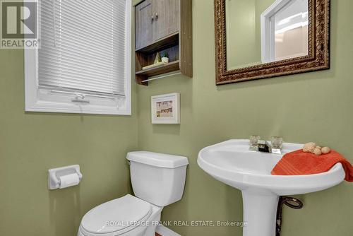 41 Cecil Found Crescent, Clarington (Courtice), ON - Indoor Photo Showing Bathroom