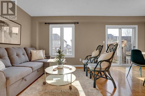 41 Cecil Found Crescent, Clarington (Courtice), ON - Indoor Photo Showing Living Room