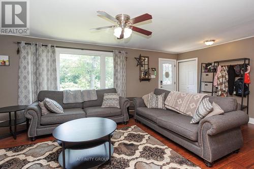 671 Balsam Lake Drive, Kawartha Lakes (Kirkfield), ON - Indoor Photo Showing Living Room