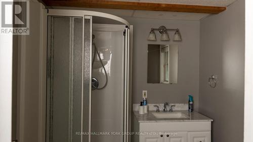 1884 Simcoe Boulevard, Innisfil, ON - Indoor Photo Showing Bathroom