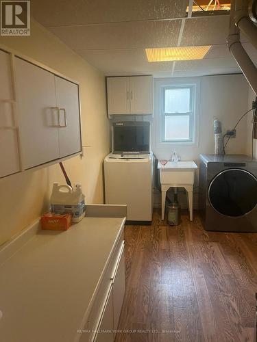 1884 Simcoe Boulevard, Innisfil, ON - Indoor Photo Showing Laundry Room