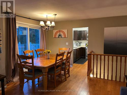 1884 Simcoe Boulevard, Innisfil, ON - Indoor Photo Showing Dining Room