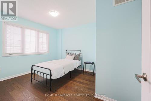 15 Davidson Drive, New Tecumseth, ON - Indoor Photo Showing Bedroom