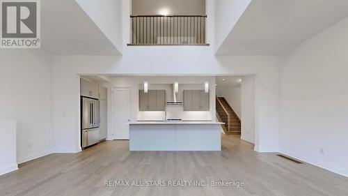 5 Lois Torrance Trail, Uxbridge, ON - Indoor Photo Showing Kitchen