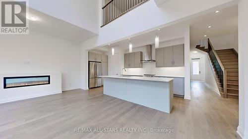 5 Lois Torrance Trail, Uxbridge, ON - Indoor Photo Showing Kitchen