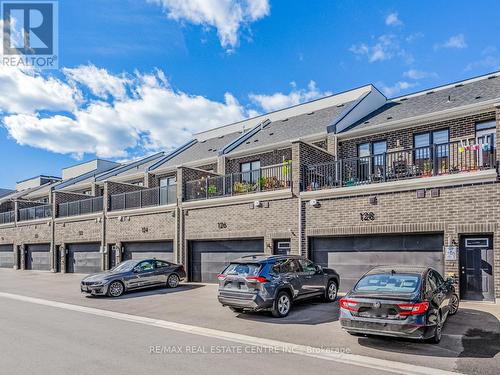 128 Burnhamthorpe Road E, Oakville, ON - Outdoor