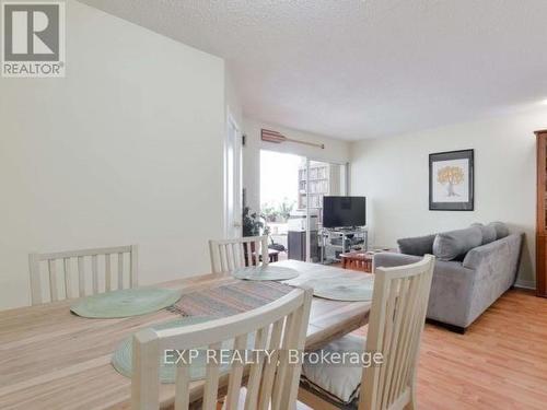 405 - 145 Hillcrest Avenue, Mississauga, ON - Indoor Photo Showing Dining Room