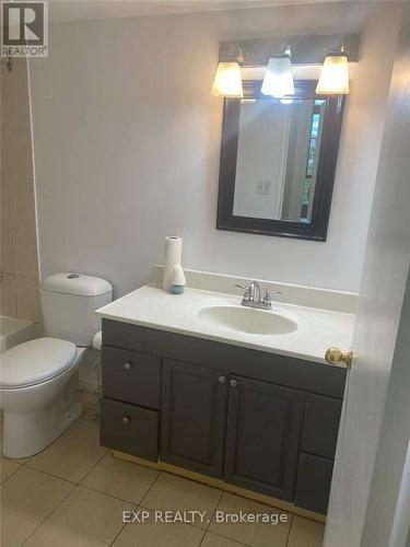 405 - 145 Hillcrest Avenue, Mississauga, ON - Indoor Photo Showing Bathroom