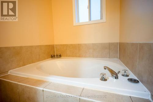 90 Tideland Drive, Brampton, ON - Indoor Photo Showing Bathroom