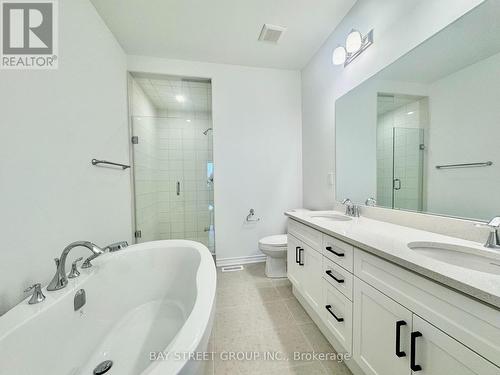 3031 Bramall Gardens, Oakville, ON - Indoor Photo Showing Bathroom