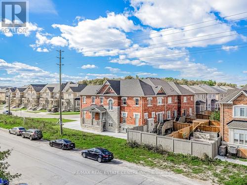 128 Burnhamthorpe Road E, Oakville, ON 