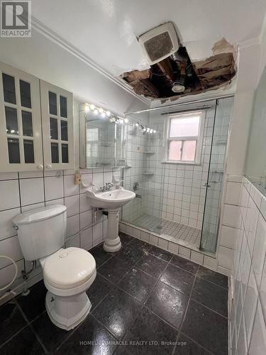 1040 Kennedy Road, Toronto, ON - Indoor Photo Showing Bathroom