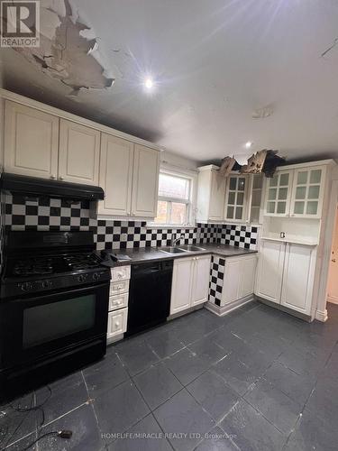 1040 Kennedy Road, Toronto, ON - Indoor Photo Showing Kitchen With Double Sink