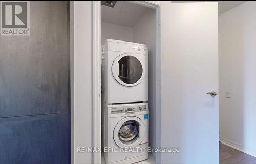 1215 - 88 Blue Jays Way, Toronto, ON - Indoor Photo Showing Laundry Room