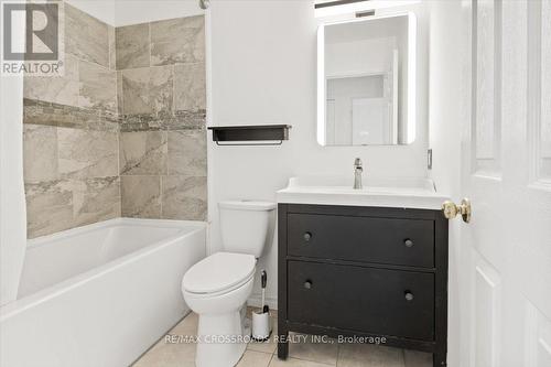 33 John Walter Crescent, Clarington, ON - Indoor Photo Showing Bathroom