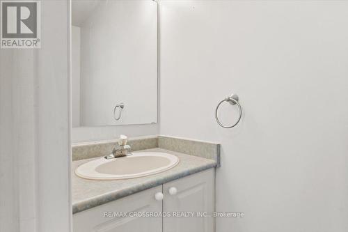 33 John Walter Crescent, Clarington, ON - Indoor Photo Showing Bathroom