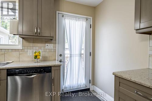 301 Kendalwood Road, Whitby, ON - Indoor Photo Showing Kitchen