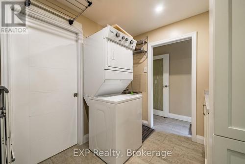 301 Kendalwood Road, Whitby, ON - Indoor Photo Showing Laundry Room