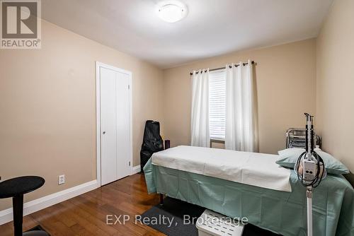 301 Kendalwood Road, Whitby, ON - Indoor Photo Showing Bedroom