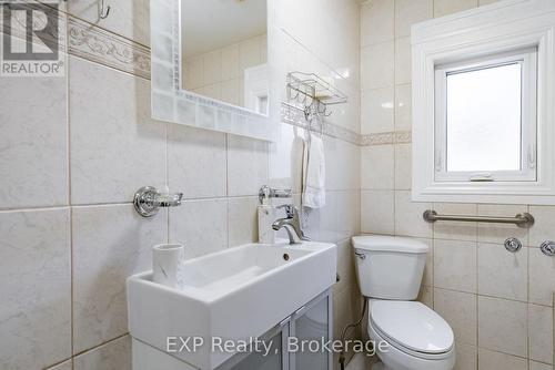 301 Kendalwood Road, Whitby, ON - Indoor Photo Showing Bathroom