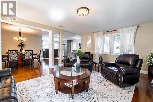 301 Kendalwood Road, Whitby, ON - Indoor Photo Showing Living Room