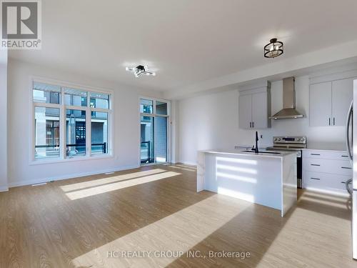 88 Millman Lane, Richmond Hill, ON - Indoor Photo Showing Kitchen