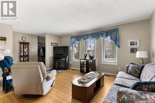 47 Cannon Street, Regina, SK - Indoor Photo Showing Living Room