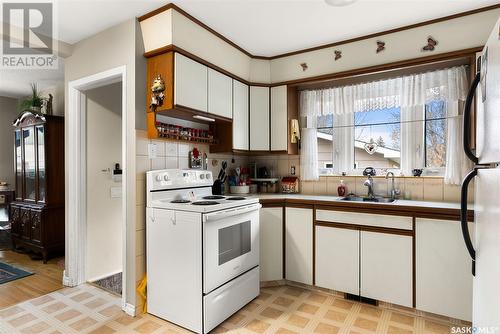 47 Cannon Street, Regina, SK - Indoor Photo Showing Kitchen With Double Sink