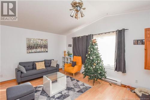 373 Rue Coughlan Street, Tracadie, NB - Indoor Photo Showing Living Room