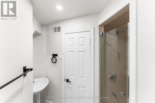 1645 Middleton Street, Pickering, ON - Indoor Photo Showing Bathroom