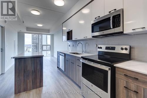 2306 - 49 Walnut Street S, Hamilton, ON - Indoor Photo Showing Kitchen With Upgraded Kitchen