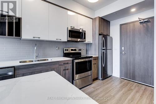 2306 - 49 Walnut Street S, Hamilton, ON - Indoor Photo Showing Kitchen With Stainless Steel Kitchen With Double Sink With Upgraded Kitchen