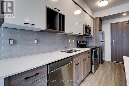 2306 - 49 Walnut Street S, Hamilton, ON - Indoor Photo Showing Kitchen With Stainless Steel Kitchen With Double Sink With Upgraded Kitchen