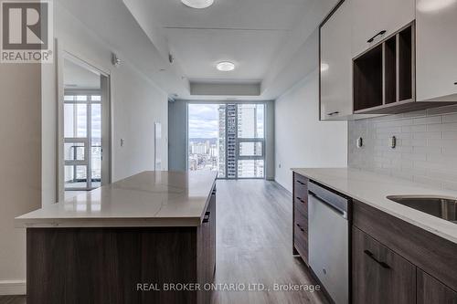 2306 - 49 Walnut Street S, Hamilton, ON - Indoor Photo Showing Kitchen