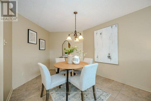 207 - 8 Christopher Court, Guelph, ON - Indoor Photo Showing Dining Room