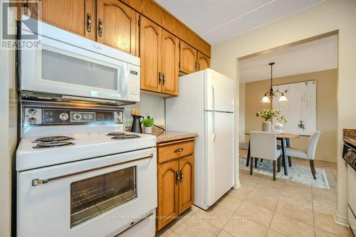 207 - 8 Christopher Court, Guelph, ON - Indoor Photo Showing Kitchen